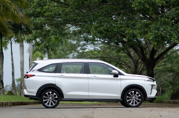 Car Rental - 7 and 9 Seater in Chiang Mai