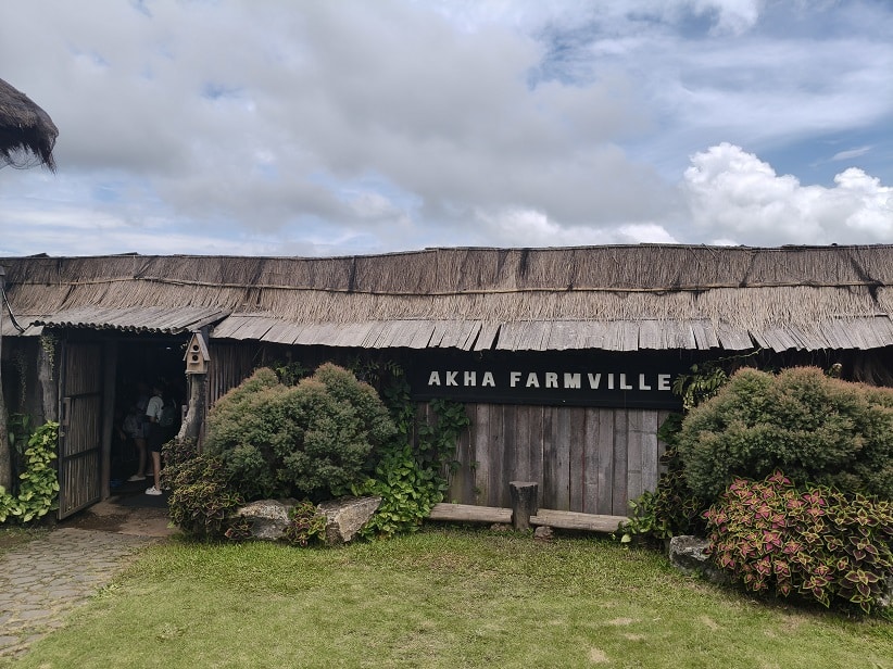 Akha FarmVille Café Chiang Rai Farm-style café at Akha FarmVille surrounded by Chiang Rai mountains