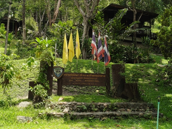 Mae Klang Waterfall offers the perfect combination of nature, relaxation, and local culture. Next stop : Mae Klang Waterfall