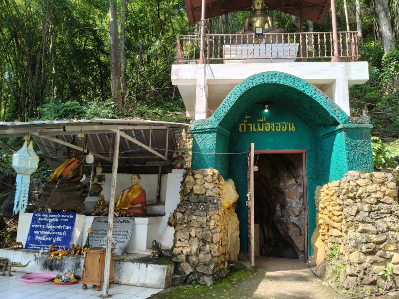 Tham Muang On Where Is Muang On Cave?