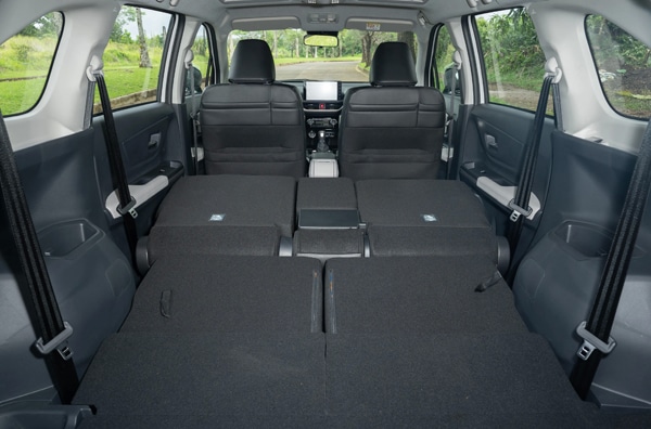 Cheap 7 and 9 Seater Car Rental in Chiang Mai
